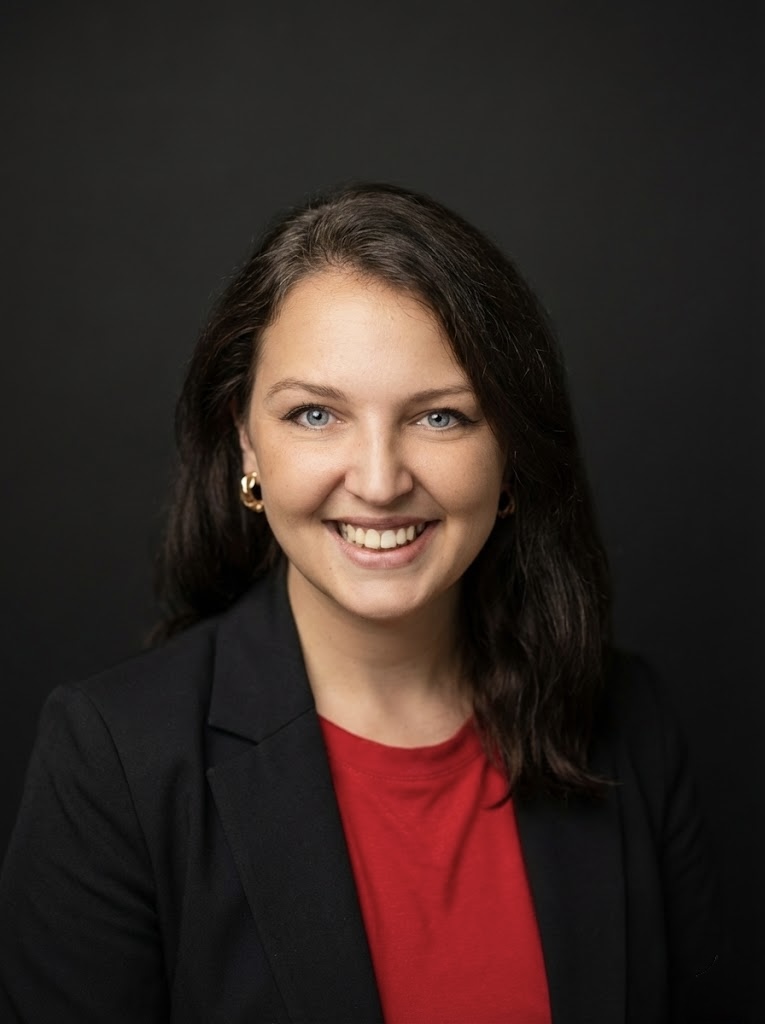 Portrait of Liz Woodward